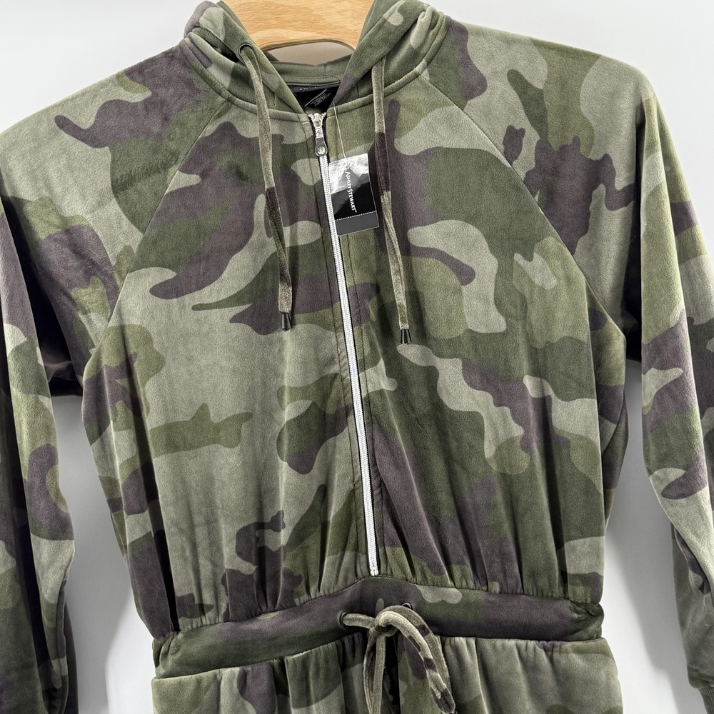 Ashley Stewart Romper 14/16 XL Camo Hooded Zip Up Long Sleeve Drawstring Comfy